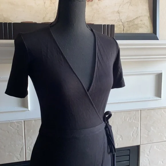 ☀️3/$15 Forever 21 Long Black Wrap-Tie Dress - Picture 2 of 4